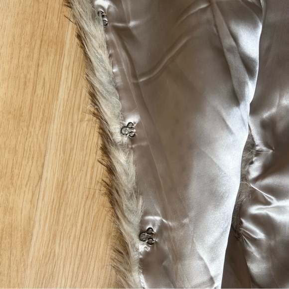 Faux Fur Winter Vest - Picture 2 of 5